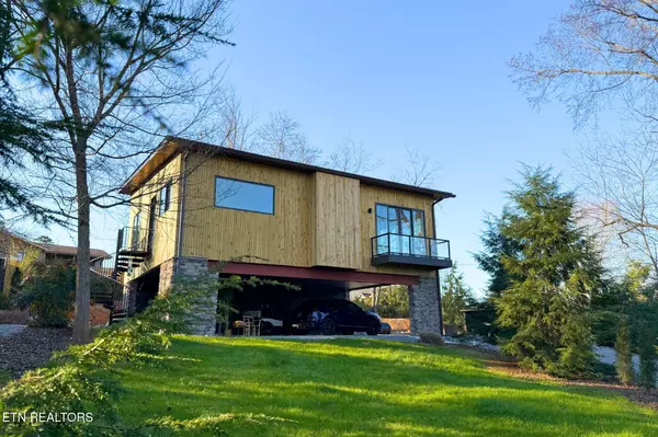 1879 Coulter Shoals CIR,  Lenoir City,  TN 37772