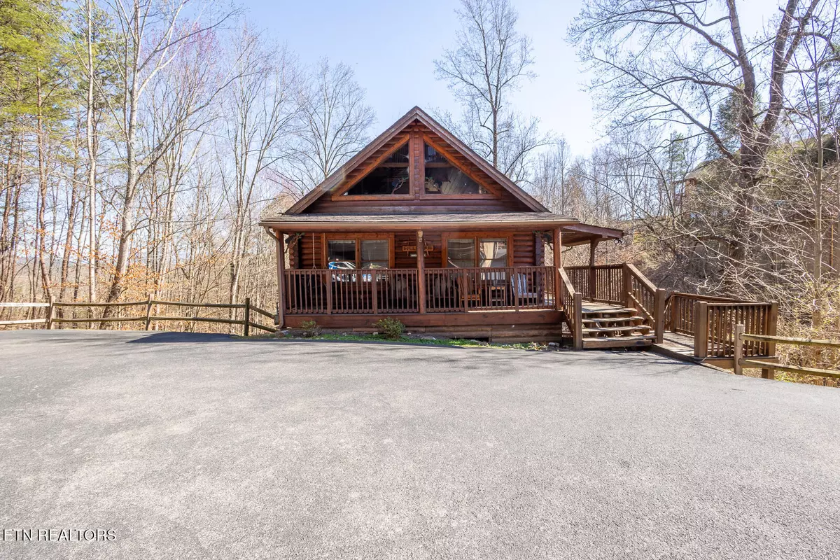 Pigeon Forge, TN 37863,336 Big Bear WAY