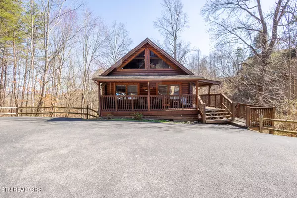 336 Big Bear WAY, Pigeon Forge, TN 37863