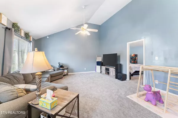 Kodak, TN 37764,813 Harvest Meadows DR