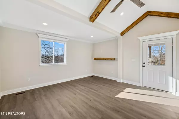 Bulls Gap, TN 37711,121 Price St