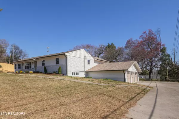 Knoxville, TN 37909,838 Whitehall Rd