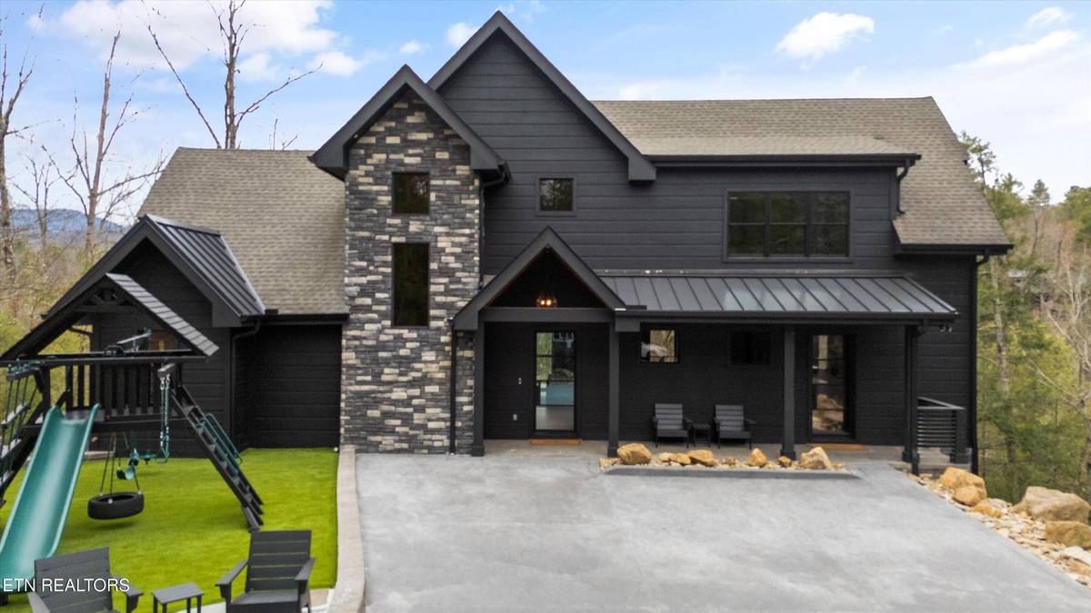 Sevierville, TN 37862,2119 Double Oaks WAY