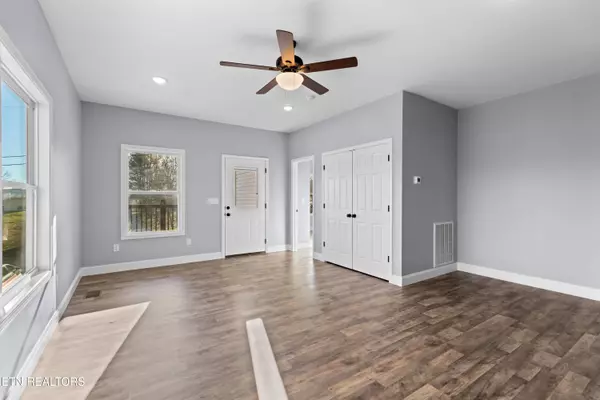 Sevierville, TN 37876,2319 Island Blvd