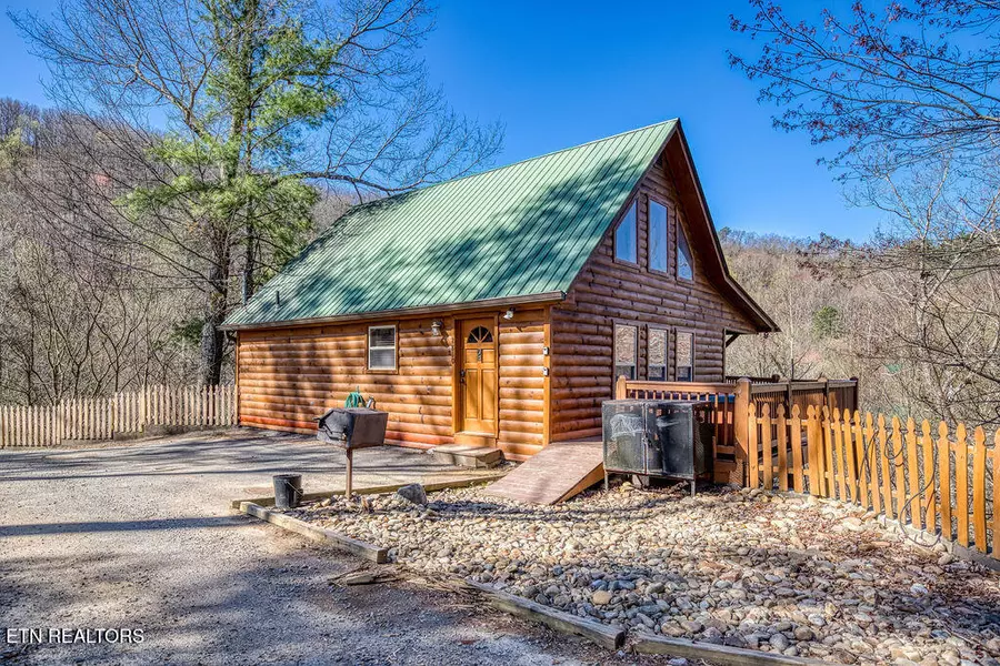 2810 Teaberry Hill WAY, Sevierville, TN 37862