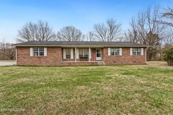 126 Woods Chapel Rd, Harriman, TN 37748