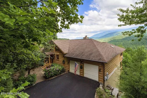 449 Lucerne WAY, Gatlinburg, TN 37738