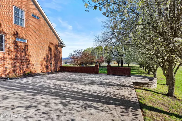 Maryville, TN 37804,3208 Whittenburg DR