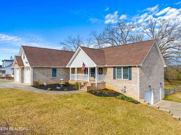 915 Bob O DR,  Dandridge,  TN 37725