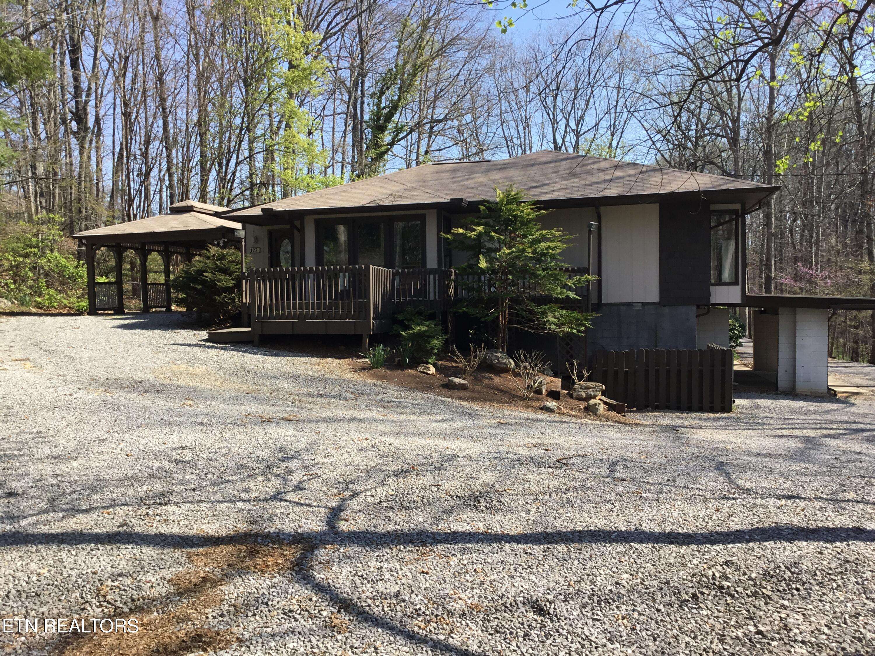 Clinton, TN 37716,123 Manor Rd