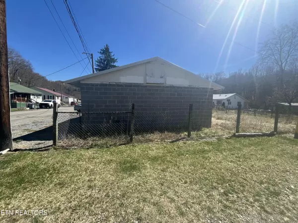 Appalachia, VA 24216,818 Oakdale St
