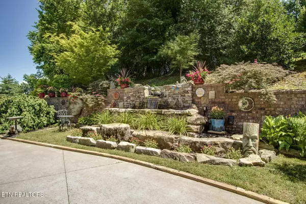 Loudon, TN 37774,245 Harrison Bend Rd