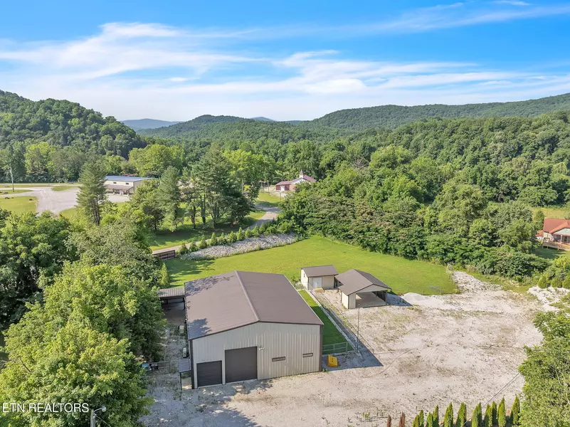 1988 Winona Rd, Huntsville, TN 37756