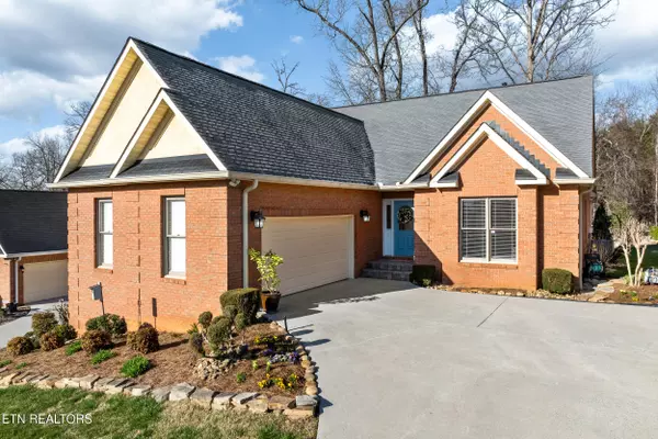 Lenoir City, TN 37772,270 Valleyview DR
