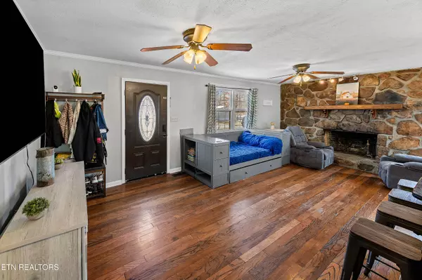 Dandridge, TN 37725,2105 Cox Rd