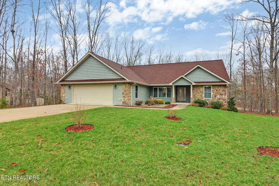 15 King John LN, Fairfield Glade, TN 38558