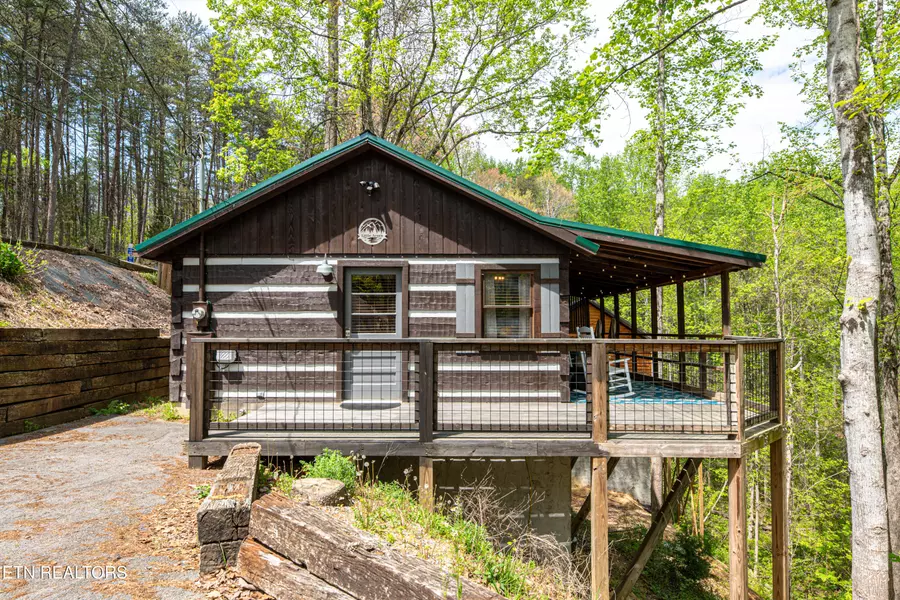 1768 Ridgecrest DR, Sevierville, TN 37876