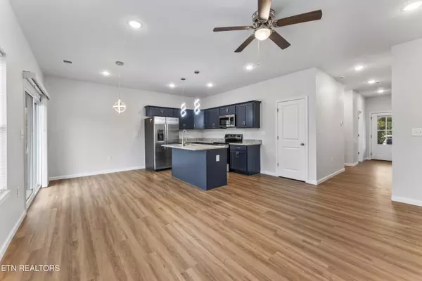 Sevierville, TN 37862,910 Lacy CT