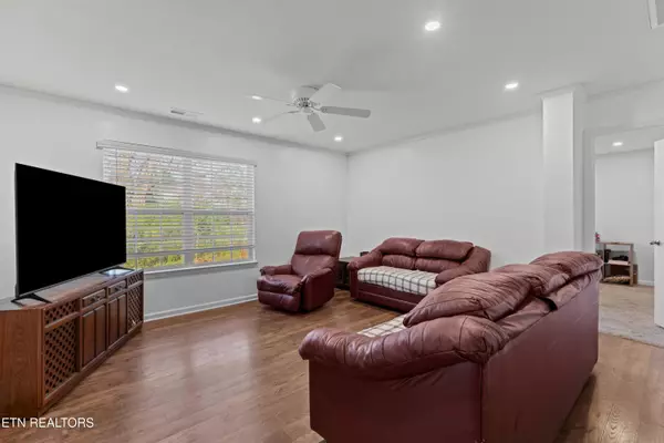 2577 Cottonwood DR Sevierville, TN 37876