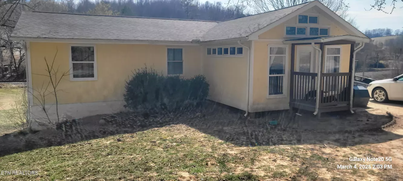 213 Apple DR, New Tazewell, TN 37825