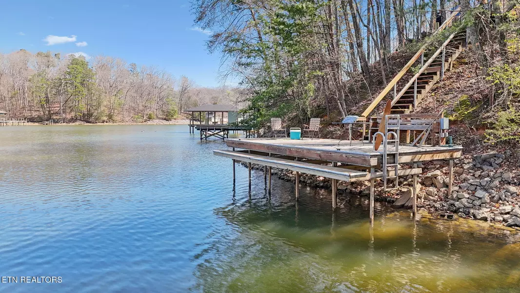 3798 Lakeland DR, Lenoir City, TN 37772