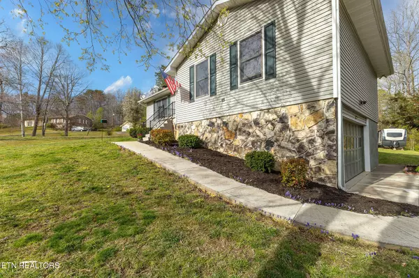 Lenoir City, TN 37771,222 Edith LN