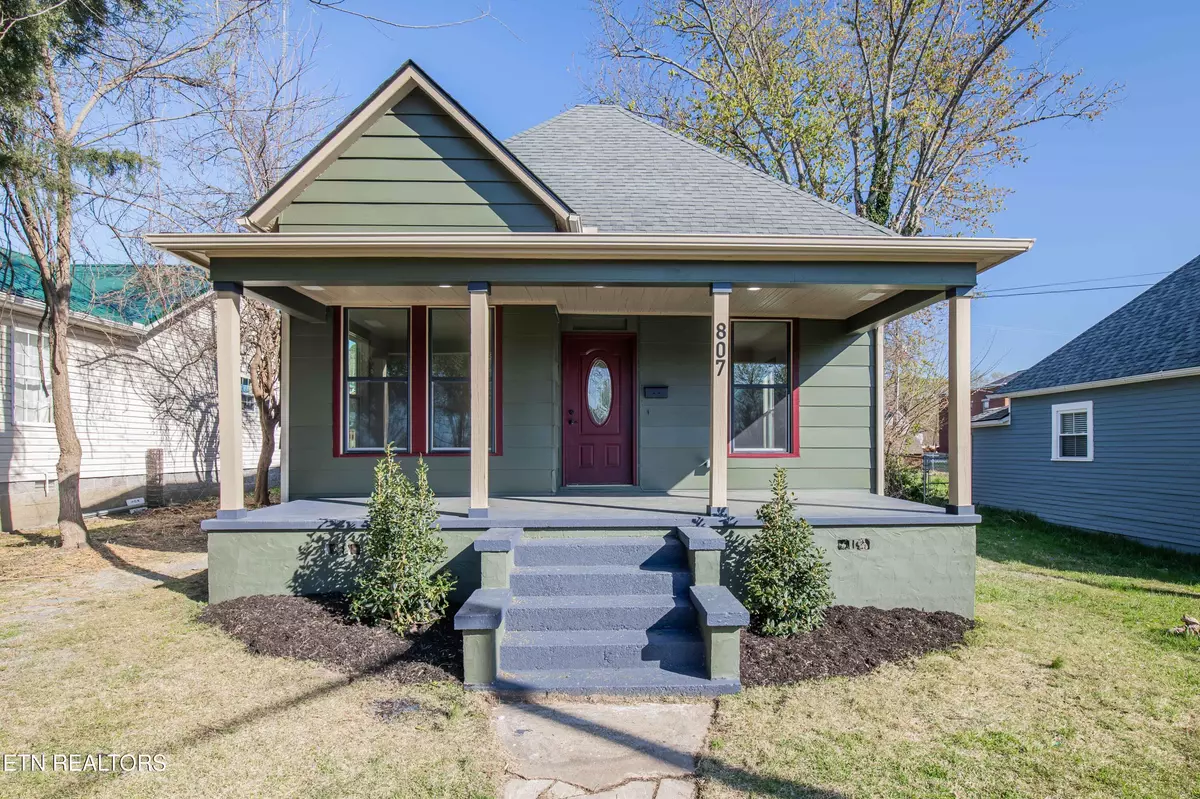 Knoxville, TN 37917,807 Maynard Ave