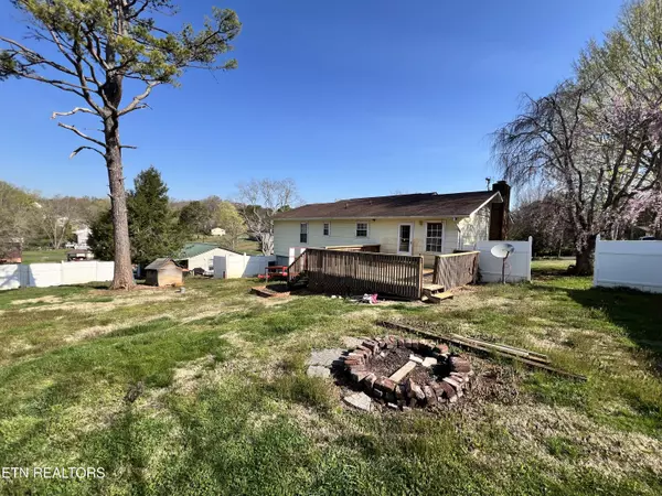 Seymour, TN 37865,227 Howard DR
