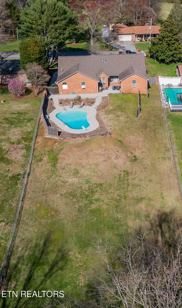 Powell, TN 37849,7417 Bridgefield DR