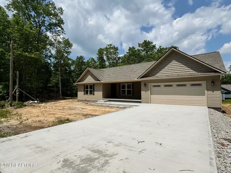 4016 Squavto LN, Crossville, TN 38572