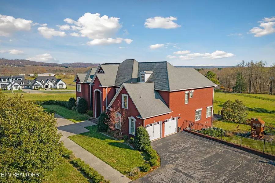 4655 Bear Lake Rd, Cookeville, TN 38506