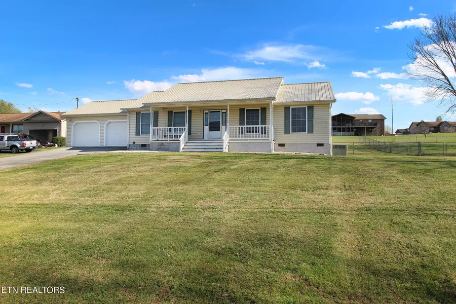 7764 Old Midway Rd, Lenoir City, TN 37772