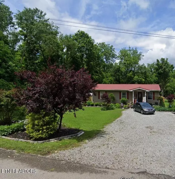 329 Douglas Ave, Rockwood, TN 37854