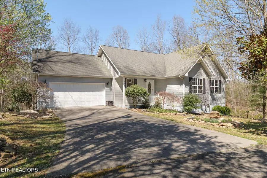 603 Autumn Harvest LN, Kodak, TN 37764