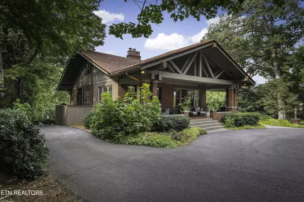 Knoxville, TN 37919,3835 Kingston PIKE