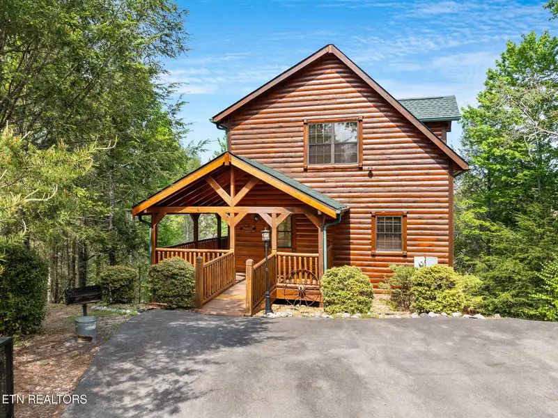 1274 Serenity LN, Sevierville, TN 37876