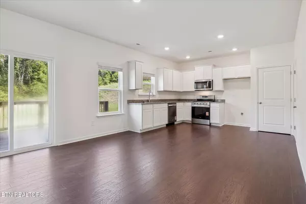 Clinton, TN 37716,813 Joseph Francis Way