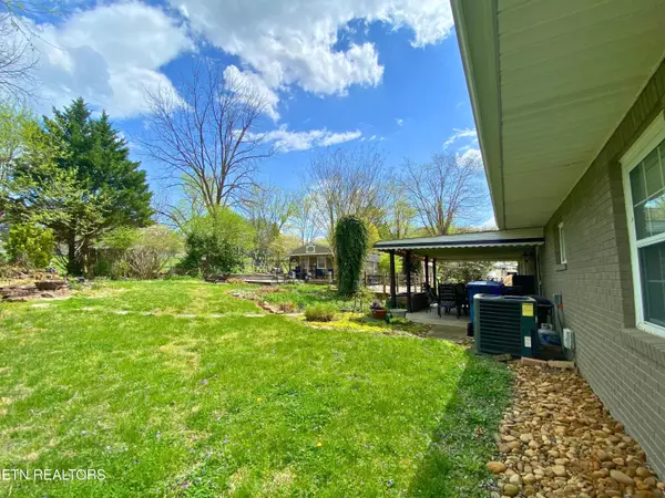 Jacksboro, TN 37757,117 Boshears Tr