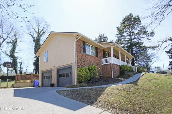 Knoxville, TN 37923,9608 Clearwater DR