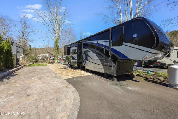 Gatlinburg, TN 37738,4229 Parkway #164