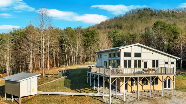 Greeneville, TN 37743,1098 Paint mountain Rd