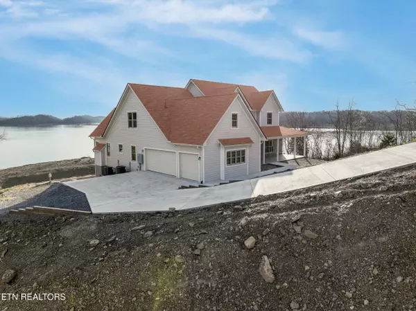 Dandridge, TN 37725,2126 Stone Harbor DR
