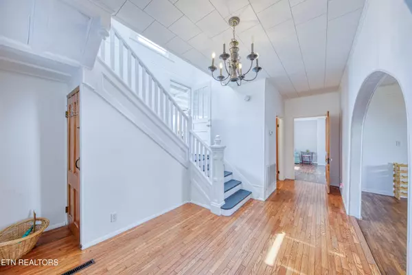 Lenoir City, TN 37771,300 B St