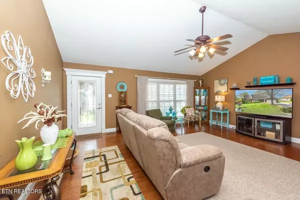 Greenback, TN 37742,1109 Houston Springs Rd