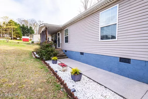 Strawberry Plains, TN 37871,529 Ronald DR