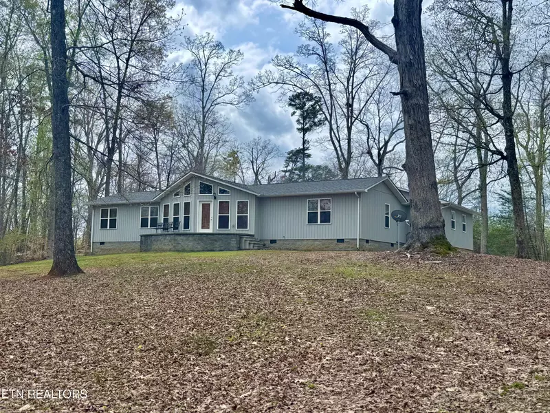 590 Blue Water Tr, Spring City, TN 37381