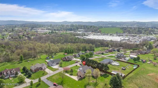 Jacksboro, TN 37757,273 Perkins LN
