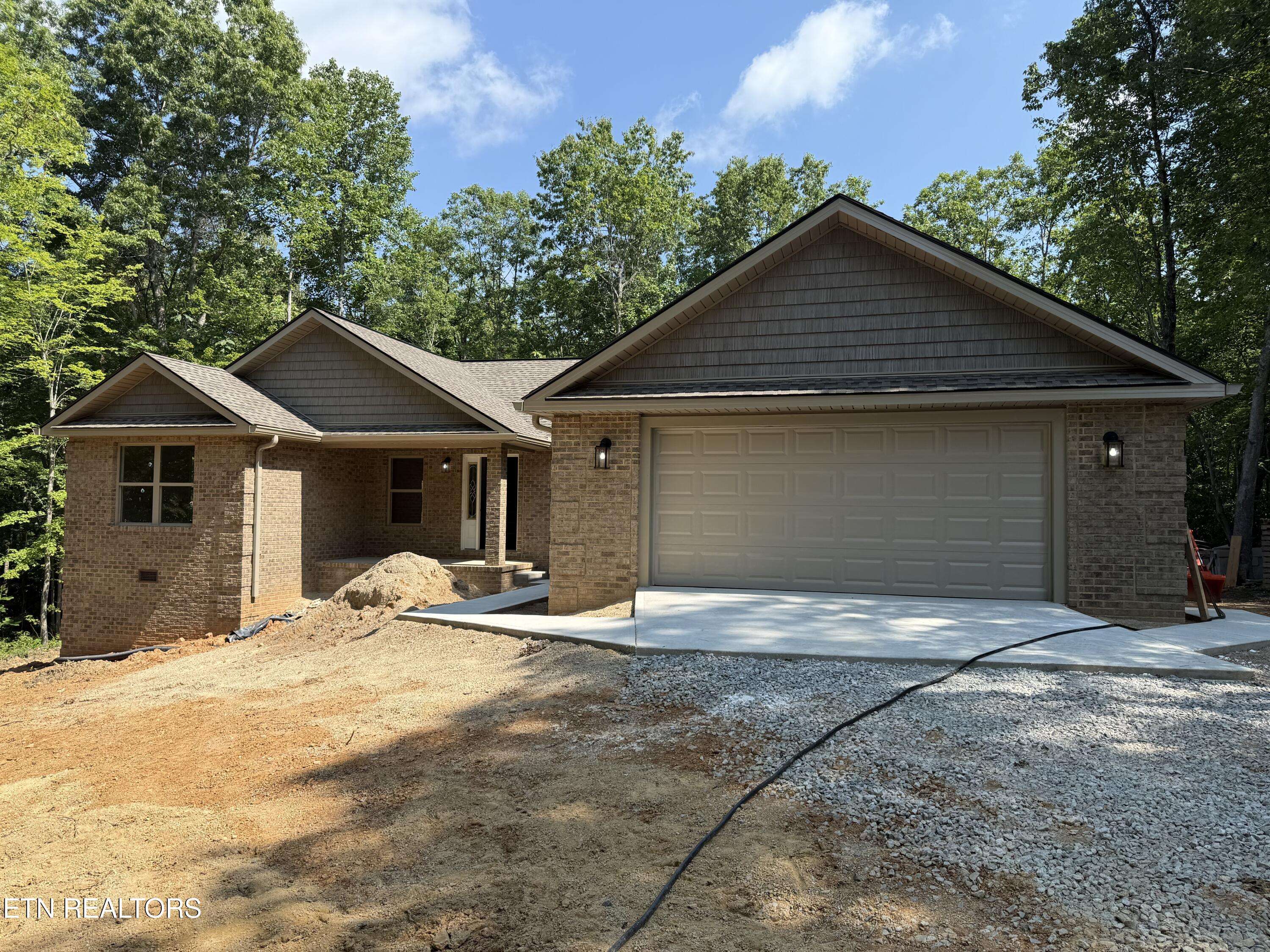 10 T Place PL, Monterey, TN 38574