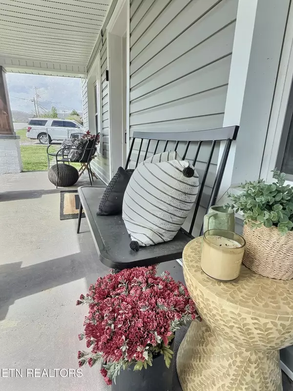 Lafollette, TN 37766,165 Lake Shore LN