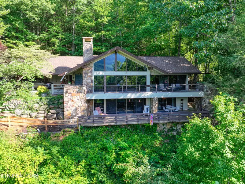 647 Sunshine Trail, Gatlinburg, TN 37738